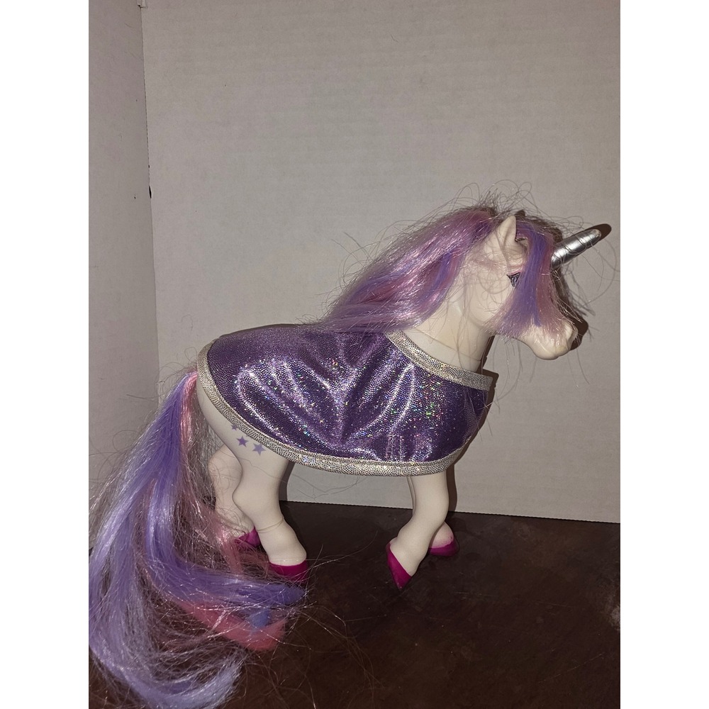 Breyer Pony Gals #7233 Luna Bath Time Unicorn